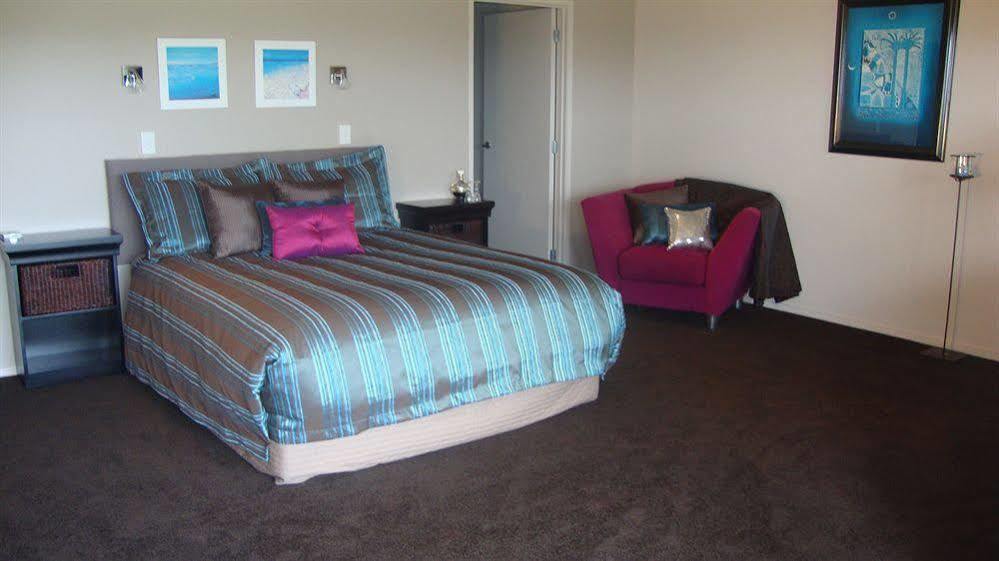 Stunning Views Bed, Breakfast & Health Retreat Bed & Breakfast Whangamata Exterior foto